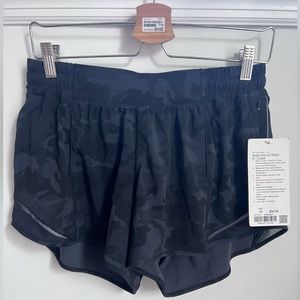 New with tags lululemon hotty hot LR 4” Lined shorts camo